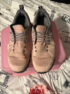 On Running women’s  Sneakers in Tan with Gray Accents